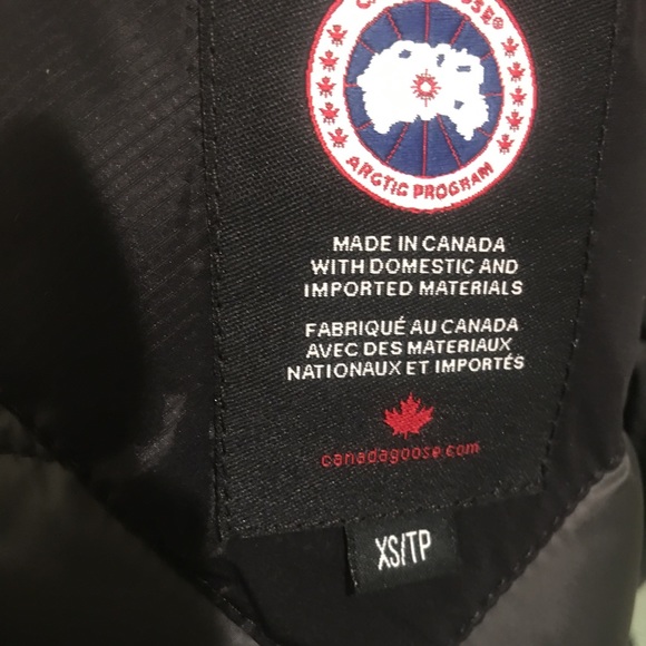 Brand new - Authentic Canada Goose jacket -Size XS - Picture 5 of 6